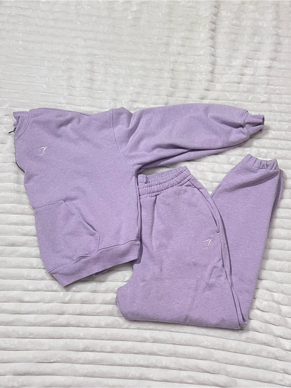 Gymshark Lavender Pullover Sweatshirt and Sweat Pants 2 Piece Set
